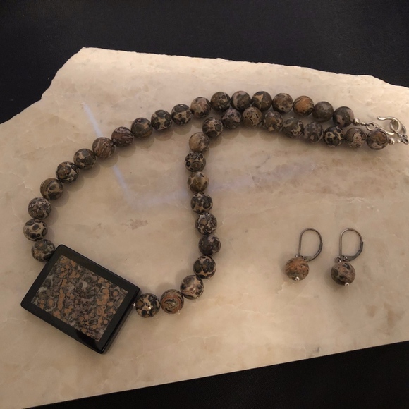 Jasper bead necklace and bonus earrings - Picture 2 of 2